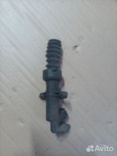 Рабочий цилиндр сцепления Пежо 308