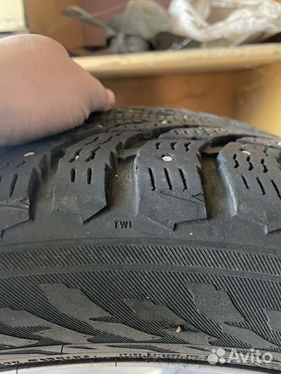 Nokian Tyres Hakkapeliitta 9 SUV 235/55 R18 104D