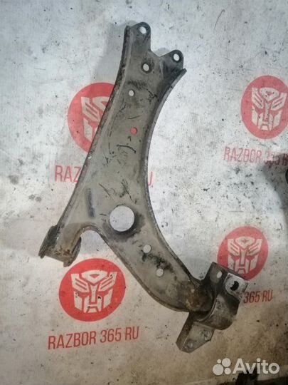 Рычаг подвески передний правый Volkswagen Jetta 5