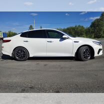 Kia Optima 2.4 AT, 2018, 42 200 км, с пробегом, цена 2 700 000 руб.