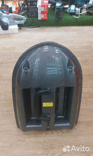 Лодка для подкормки рыб carboat