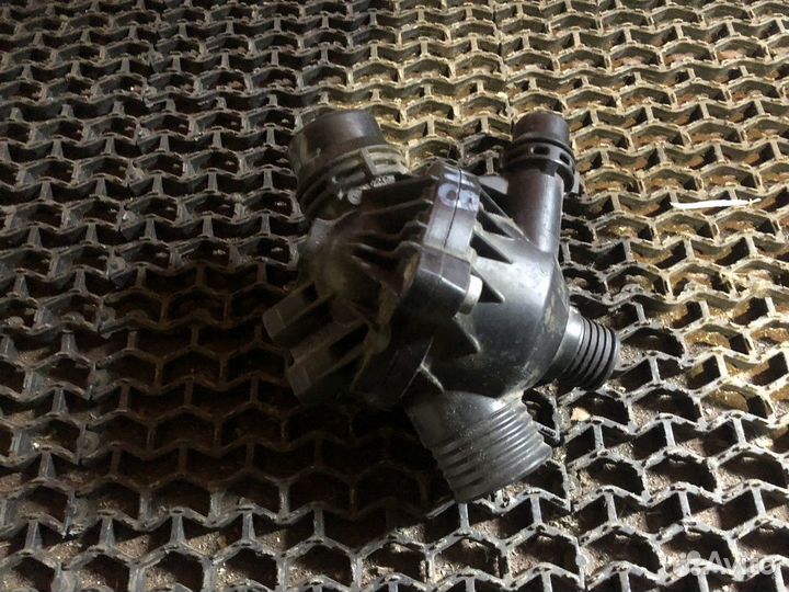 Корпус термостата бмв Е90 BMW 3