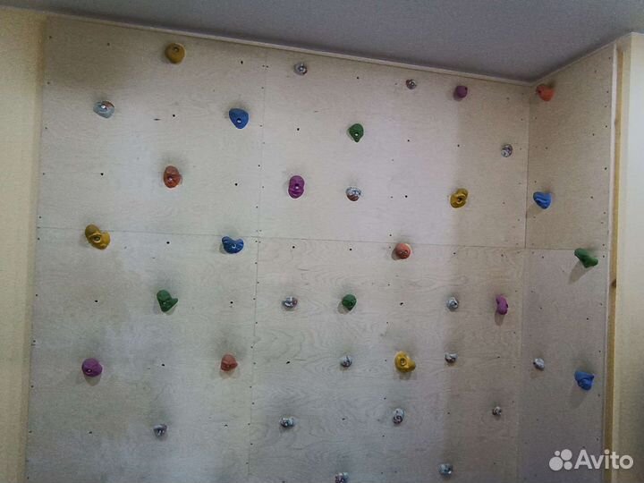 Скалодром настенный