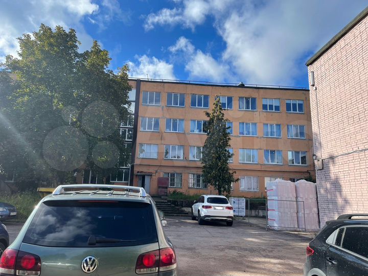 Здание, 5500 м²