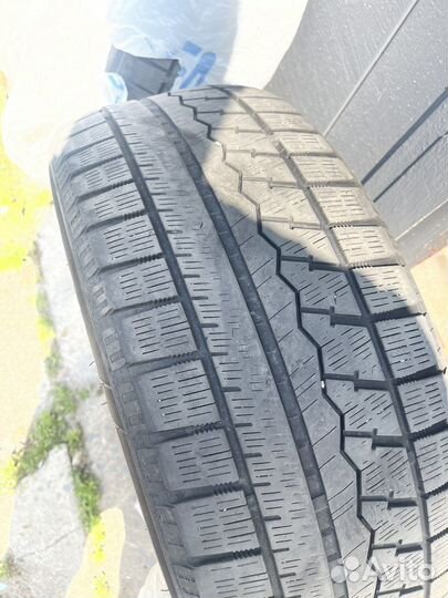 Winter Tact WT 80 215/105 R17 94H
