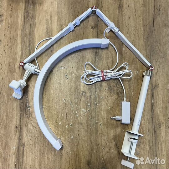 Лампа с зажимом для телефона