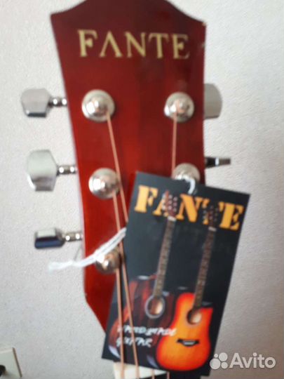 Акустическая гитара