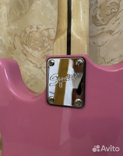 Fender Squier Hello Kitty электрогитара