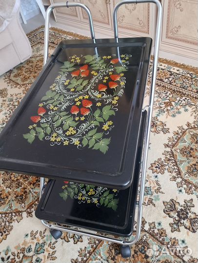 Сервировочный столик