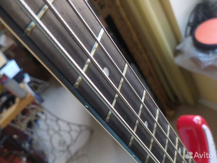 Бас гитара Homage