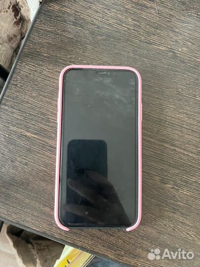 Телефон iPhone 11
