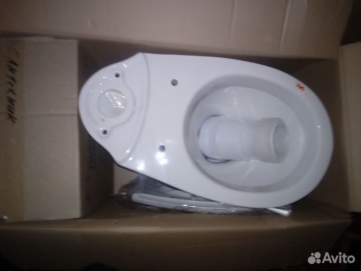 Унитаз с бачком новый