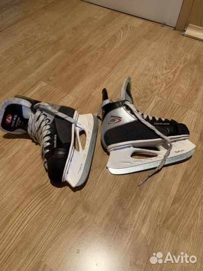 Коньки хоккейные