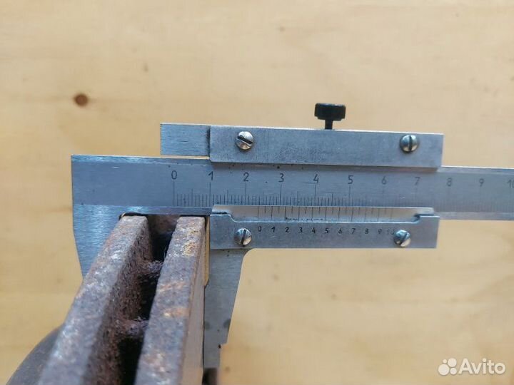 Диск тормозной передний Mitsubishi Delica Van