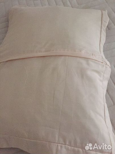 Комплект из покрывала с наволочками на кровать