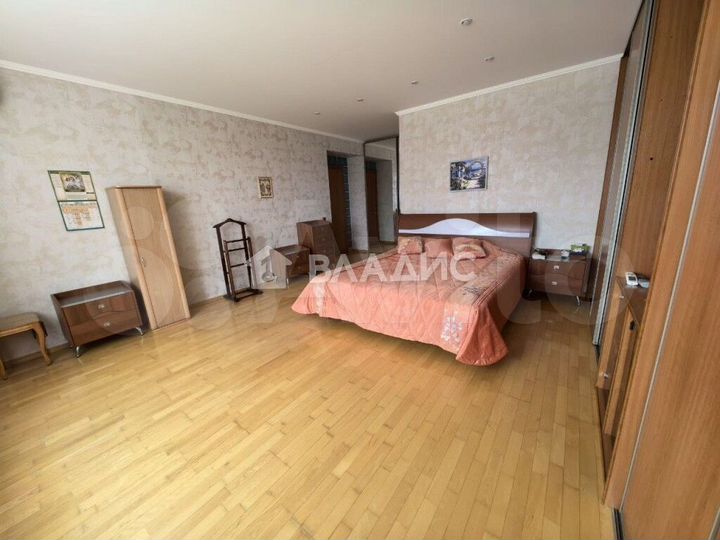 4-к. квартира, 150,8 м², 9/9 эт.