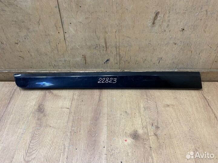 Накладка двери передней левой Volvo XC60 2013-2017