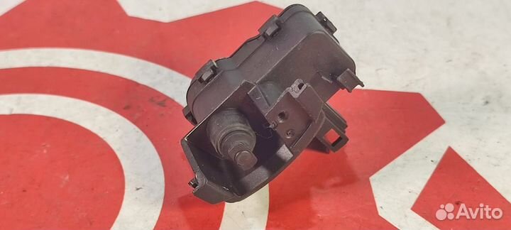 Активатор лючка бензобака Audi 8K0862153E