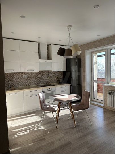 2-к. квартира, 43 м², 3/6 эт.