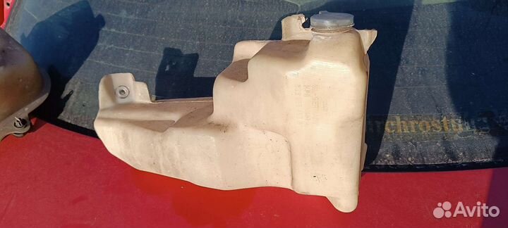 Бачок омывателя Ауди 80