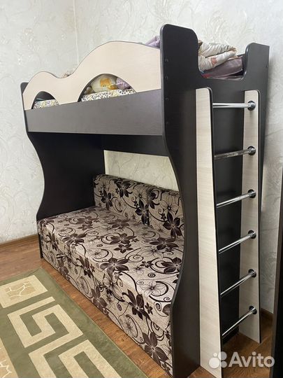 Двухъярусная кровать с раскладным диваном