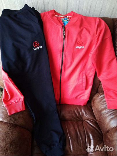 Костюм спортивный женский, новый