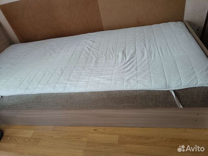 Чехол на кровать