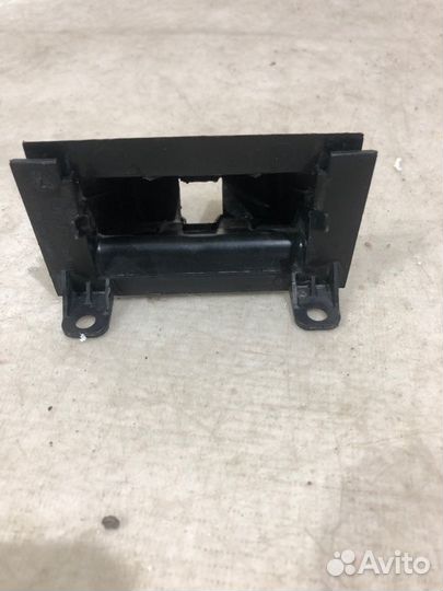 Накладка замка багажника Skoda Rapid 1 2012