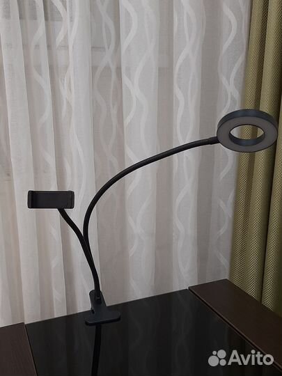 Кольцевая лампа с прищепкой