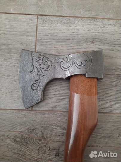 Топор кованый 