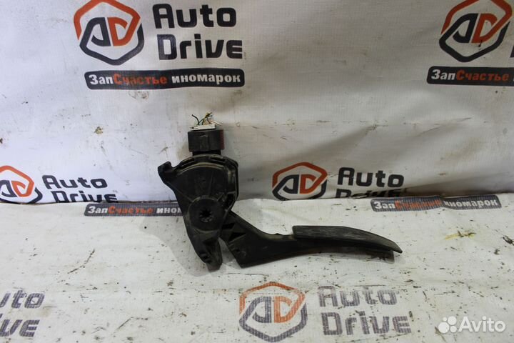 Chevrolet Cruze j300 Педаль газа