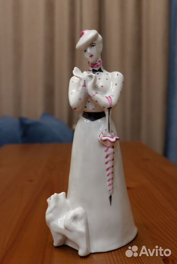 Статуэтка ’’Дама с собачкой’’. Дулево