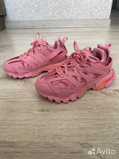 Balenciaga track