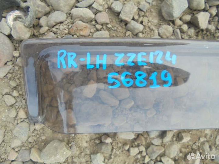 Ветровик задний левый Toyota Corolla Runx ZZE124