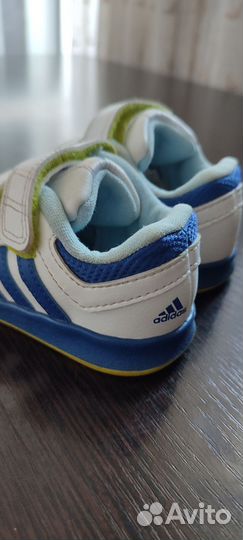Кроссовки adidas