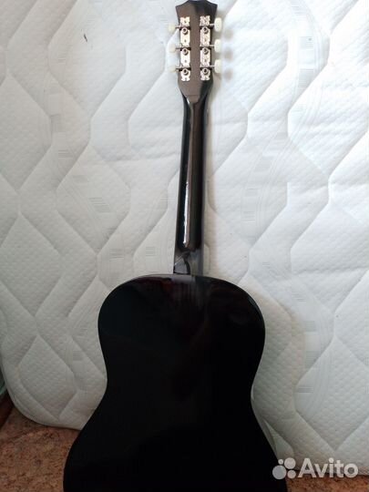 Акустическая гитара