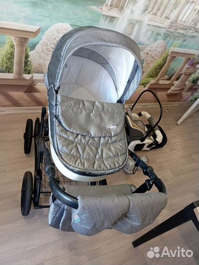 Коляска Tutis Zippy Classic 2 в 1