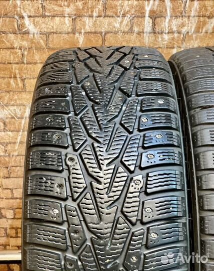 Nokian Tyres Hakkapeliitta 7 215/60 R16