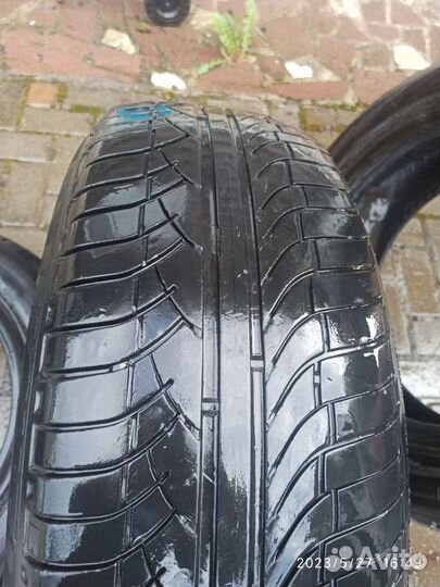 Michelin Latitude Diamaris 235/65 R17