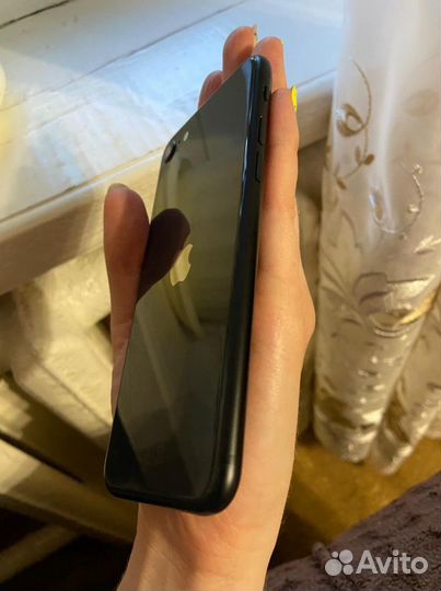 iPhone SE (2020), 64 ГБ