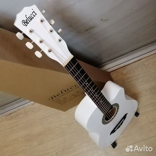 Гитара новая акустическая+медиатор