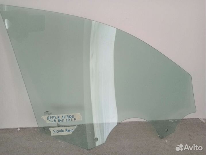Стекло Skoda Rapid переднее левое