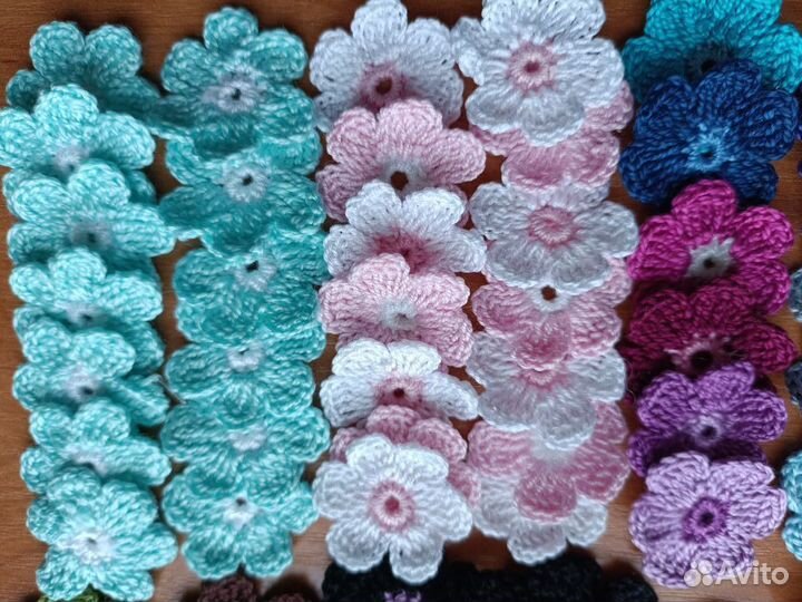 Набор вязаных цветочков 12 шт