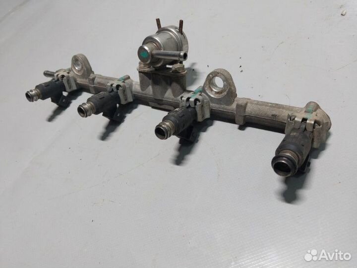 Топливная рампа с форсунками Geely Mk седан