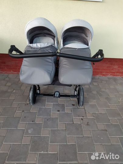 Коляска для двойни или погодок