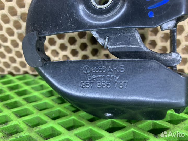 Замок спинки сиденья зад лев. Volkswagen Passat B3