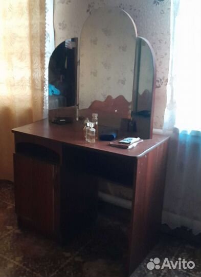 Трюмо с зеркалом бу, 2 шт