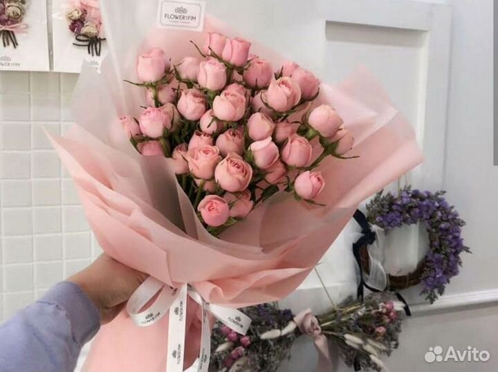 Букет из 53 кустовых роз