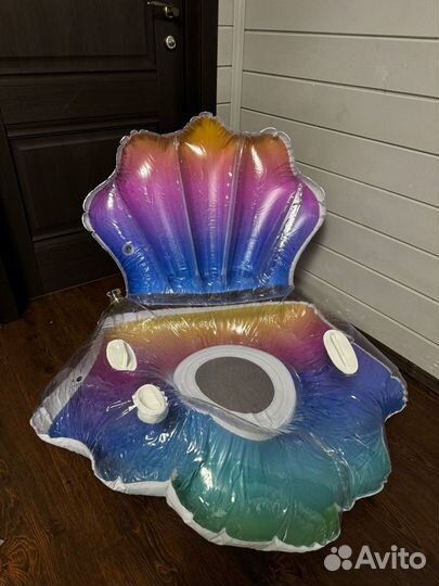 Надувной круг для плавания