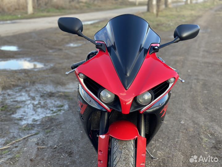 Yamaha R1 2013